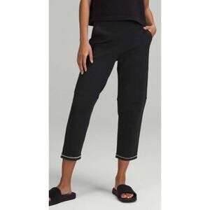 454 - LULULEMON Relaxed-Fit High-Rise Knit Cropped Pants 24" Black in Sz S